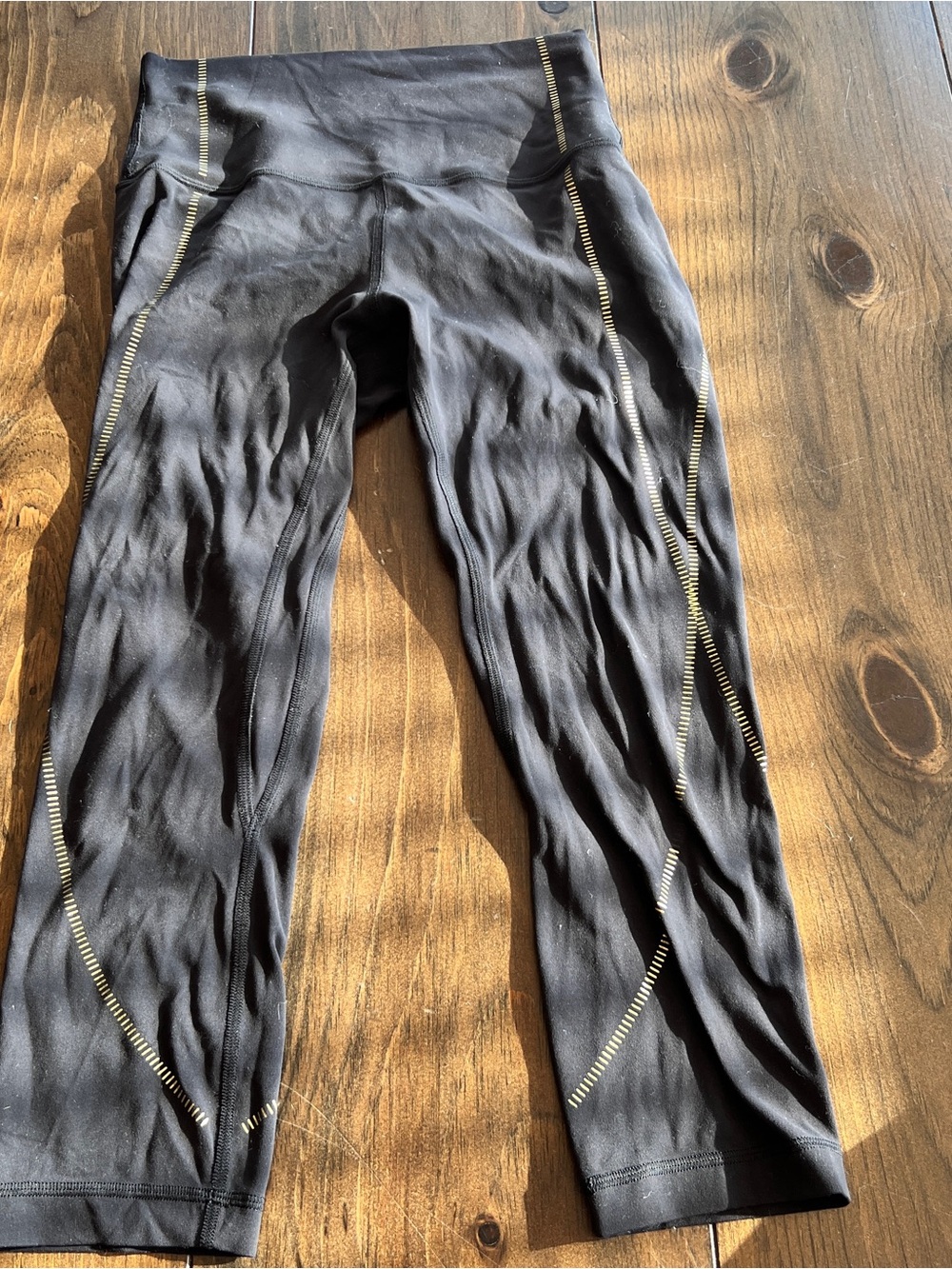 Lululemon Women’s Align High-Rise Crop 21" Gold in Black-size 6